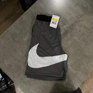 Nike  Big Swoosh шорти