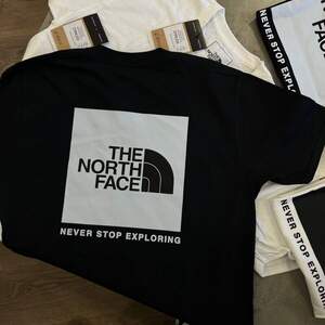 Футболки The North Face